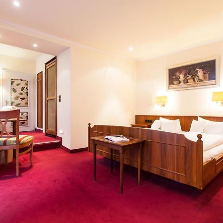 Romantik Hotel Zur Sonne Badenweiler Extérieur photo