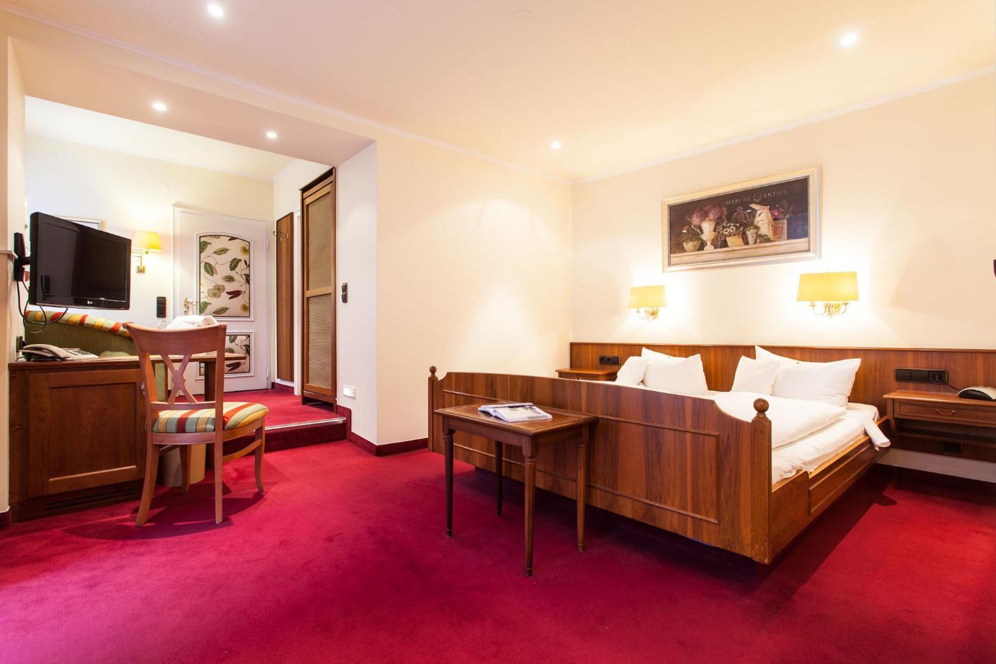 Romantik Hotel Zur Sonne Badenweiler Extérieur photo
