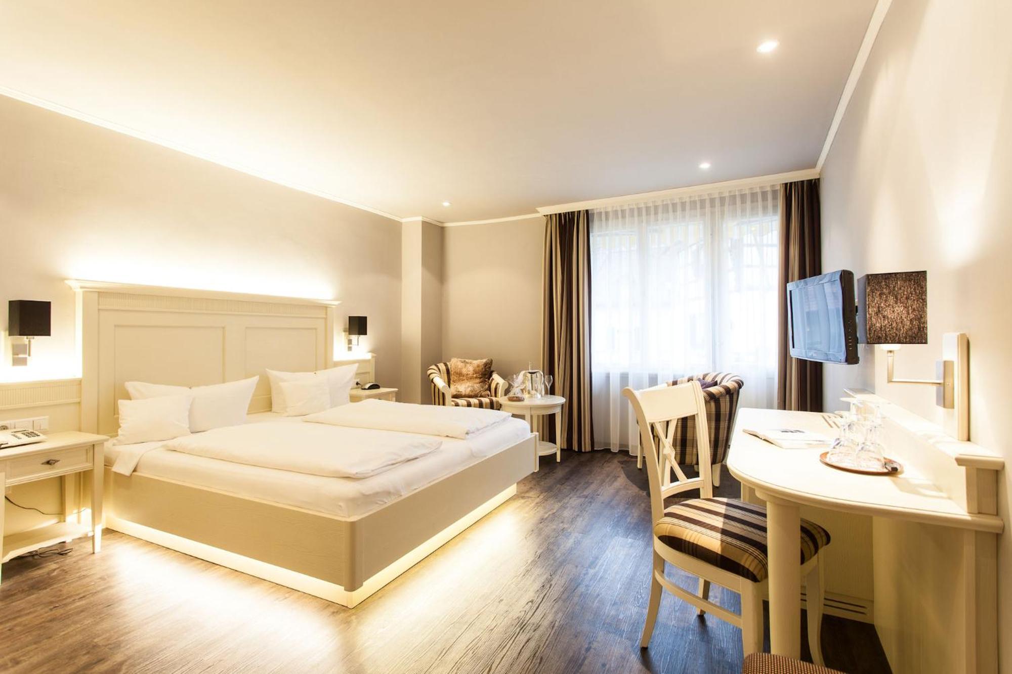 Romantik Hotel Zur Sonne Badenweiler Extérieur photo