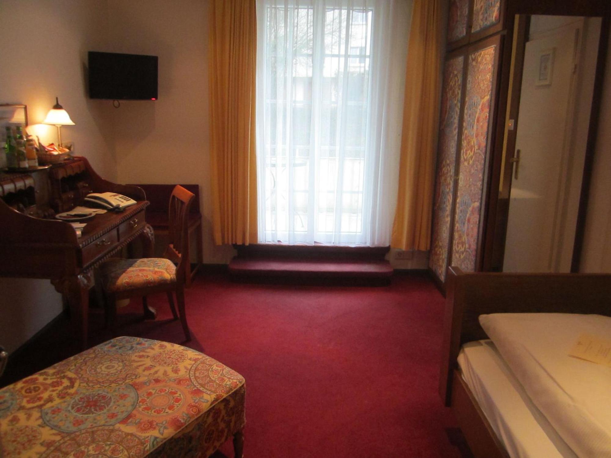 Romantik Hotel Zur Sonne Badenweiler Extérieur photo