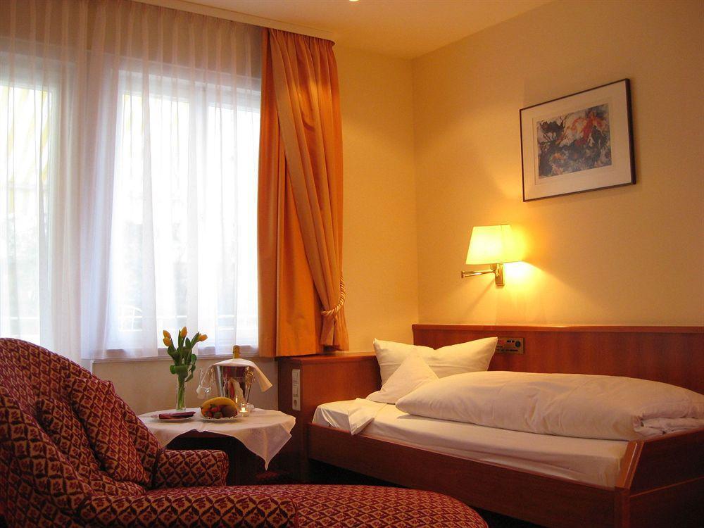 Romantik Hotel Zur Sonne Badenweiler Extérieur photo