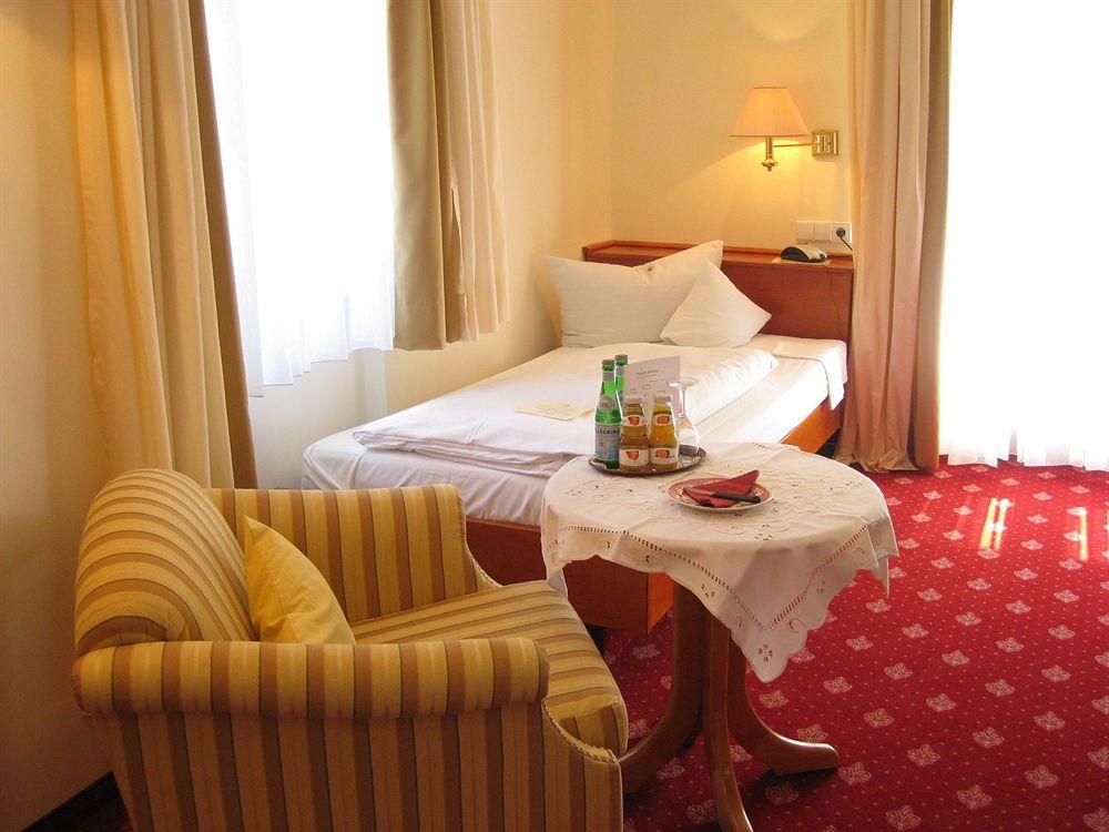 Romantik Hotel Zur Sonne Badenweiler Extérieur photo
